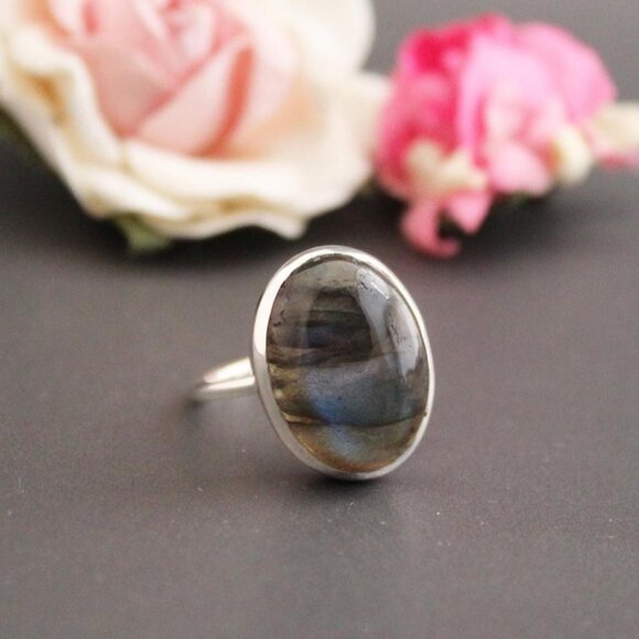 Handmade Labradorite Sterling Silver Ring: Oval Gemstone Statement - Picture 1 of 6